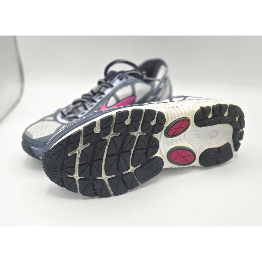 Gently Used Brooks Dyad Women's Running Shoes Size 8.5‎ Wide - Picture 4 of 5